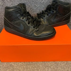 Jordan Retro 1 Mid (Men’s)